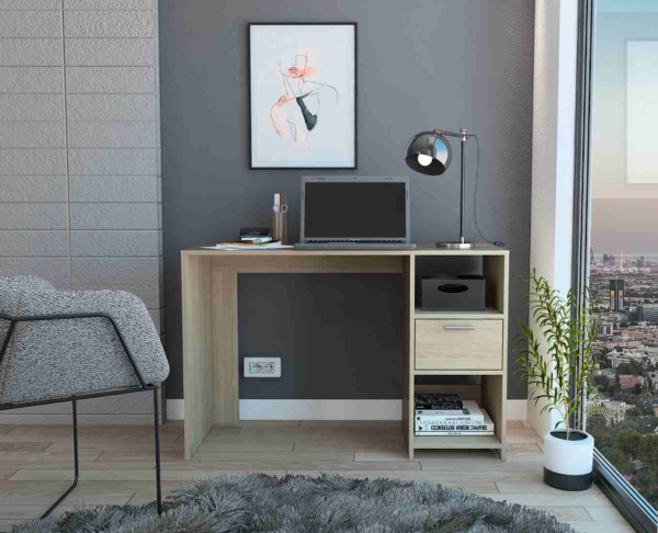 Su diseño minimalista transforma por completo tus espacios de trabajo o estudio. Cuenta con una amplia superficie de trabajo, en su parte derecha tiene dos entrepaños y un cajón donde puedes almacenar todos tus elementos personales. Los acabados del mueble lo hacen muy llamativo gracias a su color, a eso se le suma la calidad de sus materiales por lo cual, es un mueble muy resistente y duradero.