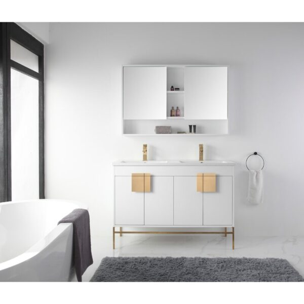 Nuestro botiquín de superficie con espejo y 7 estantes fijos es una inversión inteligente para cualquier hogar. No solo mejora la organización y funcionalidad de tu baño, sino que también añade un toque de elegancia y modernidad. Fabricado con melamina 18 mm de alta calidad