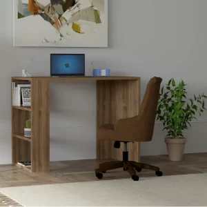 Aprovecha esta oferta de Este escritorio con 3 estantes lateral izquierdo es la elección ideal para quienes necesitan un espacio de trabajo eficiente, organizado y con un diseño moderno. Su acabado en color caramelo aporta una estética limpia y versátil que se adapta a cualquier estilo decorativo, mientras que los dos estantes laterales ofrecen un almacenamiento adicional práctico y accesible.