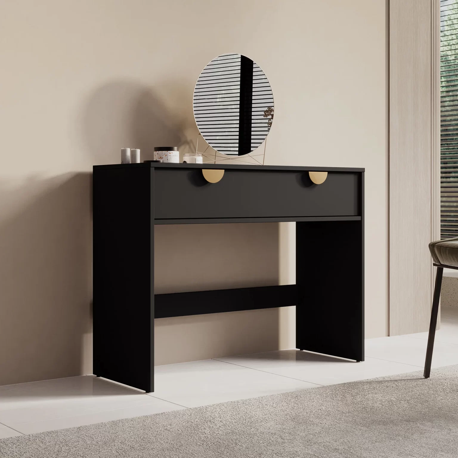 Mesa Consola Moderna en Negro con 2 Cajones: Elegancia y Funcionalidad para tu Hogar Transforma tu espacue también ofrece un espacio de almacenamiento práctico gracias a su cajón con 2 divisiones. Confeccionada en melamina de alta calidad de 18 mm, garantiza durabilidad y resistencia. Laio con la mesa consola moderna en color negro, una pieza de mobiliario que combina estilo, funcionalidad y calidad. Esta mesa consola no solo sirve como un atractivo elemento decorativo, sino qs medidas de este elegante mueble son 78 cm de alto, 100 cm de ancho y 40 cm de profundidad, ideales para embellecer y organizar cualquier área de tu hogar.
