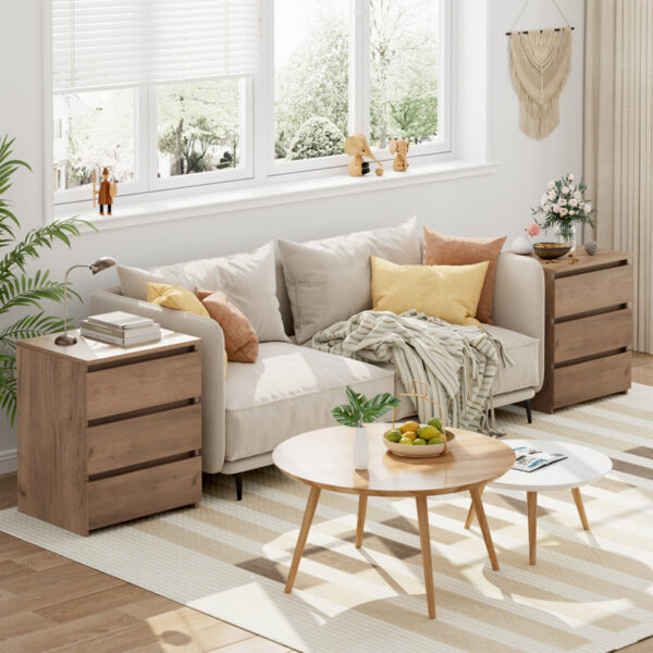 AliMueblesjyl los mejores muebles del peru Aprovecha la oferta de el combo de mesas de noche con 3 cajones en color roble rústico es la elección perfecta para quienes desean combinar elegancia, funcionalidad y diseño moderno en su dormitorio. Gracias a su diseño sin tiradores, las mesas destacan por su estilo minimalista, mientras que los cajones con correderas telescópicas aseguran una experiencia de uso cómoda y duradera.