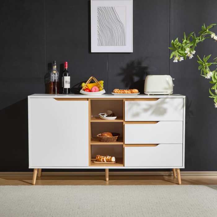 Aparador Moderno de 1  Puerta 3 Cajones y Múltiples Divisiones en Color Roble Blanco: Elegancia y Funcionalidad en un Solo Mueble Renueva tu sala con nuestro hermoso Aparador recibidor. El cual combina su estilo con la que hoy en día todos buscamos. Podrás decorarlo de una manera que tu habitación luzca extremadamente bien.