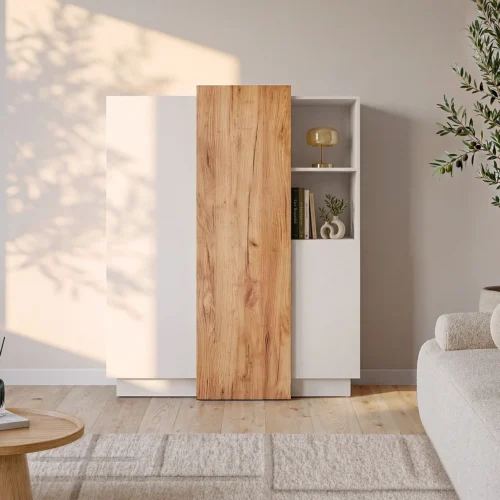 Aparador Moderno de 3 Puertas Con Estantes Internos Color Blanco/Duna: Elegancia y Funcionalidad en un Solo Mueble Descripción Cuenta con diversos compartimentos y diseño agradable y depurado para equipar tu salón como se merece. Además, los acabados y colores de los muebles de la colección son ideal para exhibir y realzar la belleza de tus plantas preferidas. Algunas fotos pueden presentar ligeras variaciones con respecto al modelo real.