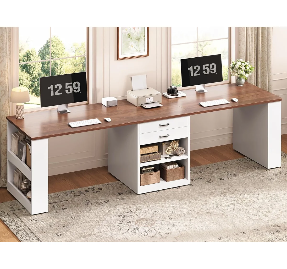 Mesa Escritorio de Oficina Moderna en Color Cedro y Blanco: Organización y Estilo para tu Espacio de Trabajo. La mesa escritorio de oficina en color cedro es la solución perfecta para quienes buscan combinar estilo moderno y funcionalidad en su espacio de trabajo. Con dimensiones de 77 cm de alto, 230 cm de ancho y 50 cm de profundidad, esta mesa ha sido diseñada para ofrecer un amplio espacio de trabajo y almacenamiento, permitiéndote mantener todo lo esencial al alcance de la mano mientras disfrutas de un entorno organizado y elegante. Fabricada en melamina de alta calidad de 18 mm, esta mesa no solo garantiza durabilidad, sino también una estética impecable que se adapta a cualquier tipo de oficina. Beneficios y Cualidades de la Mesa Escritorio de Oficina  Diseño Moderno y Elegante: Esta mesa escritorio se caracteriza por su diseño moderno y funcional, ideal para cualquier tipo de oficina, ya sea en casa o en un entorno corporativo. Su acabado con la tapa de los cajones  aporta elegancia y una sensación de amplitud al espacio, creando un ambiente propicio para la productividad y la concentración.